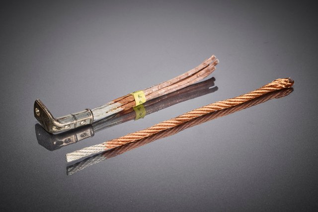 Comparison of different contacting designs of a RUPALIT HF litz wire – from the exposed litz wire cross-section to the integrated connection solution. The precise processing of all single strands forms the basis for a low-loss and permanently stable electrical connection.