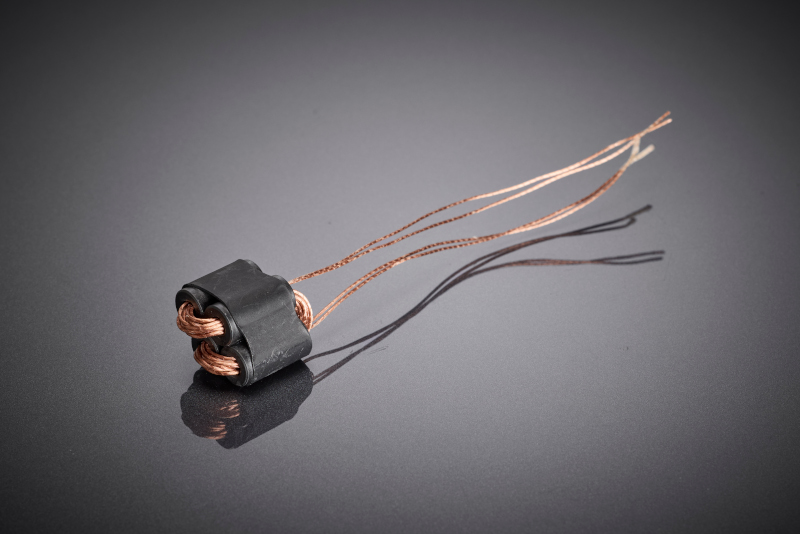 The compact ferrite core assembly with highly insulated HF litz wire is designed for extreme mechanical, thermal, and electromagnetic loads and supports reliable use in military electronic applications.